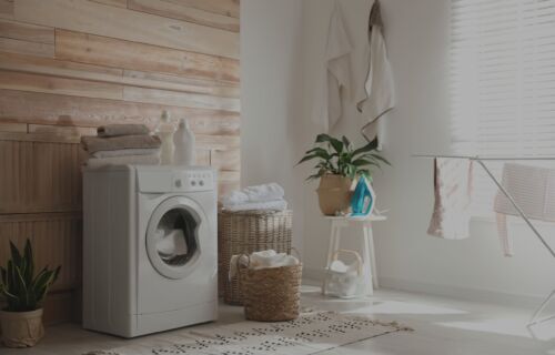 interior-elegante-de-la-habitacion-con-lavadora-moderna (1)